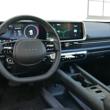 Hyundai Ioniq 6 SE Interior Review: Big range, cloth seats